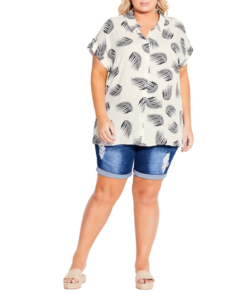 Plus size model wearing  by Avenue | Dia&Co | dia_product_style_image_id:188355